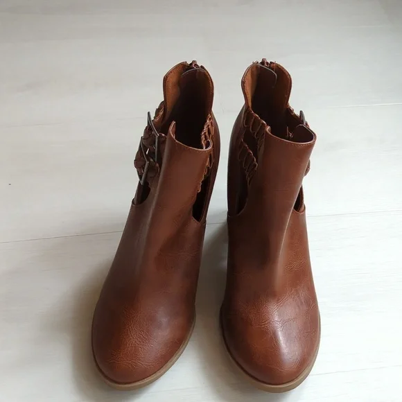 American Eagle Strappy Heel Ankle Boots sz 9 - Picture 2 of 9